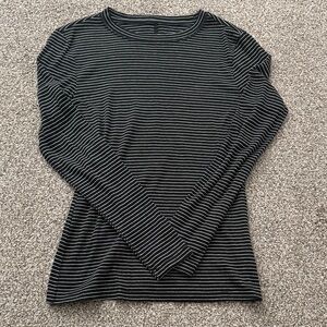 Universal Thread Black and White Striped Long Sleeve Top